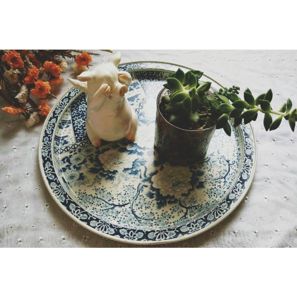 Vintage Metal Ming Tray